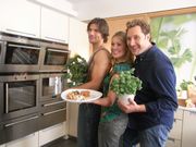 Ruth Moschner und Mirko Reeh prsentieren das gekochte bei der bild.de Kochshow 